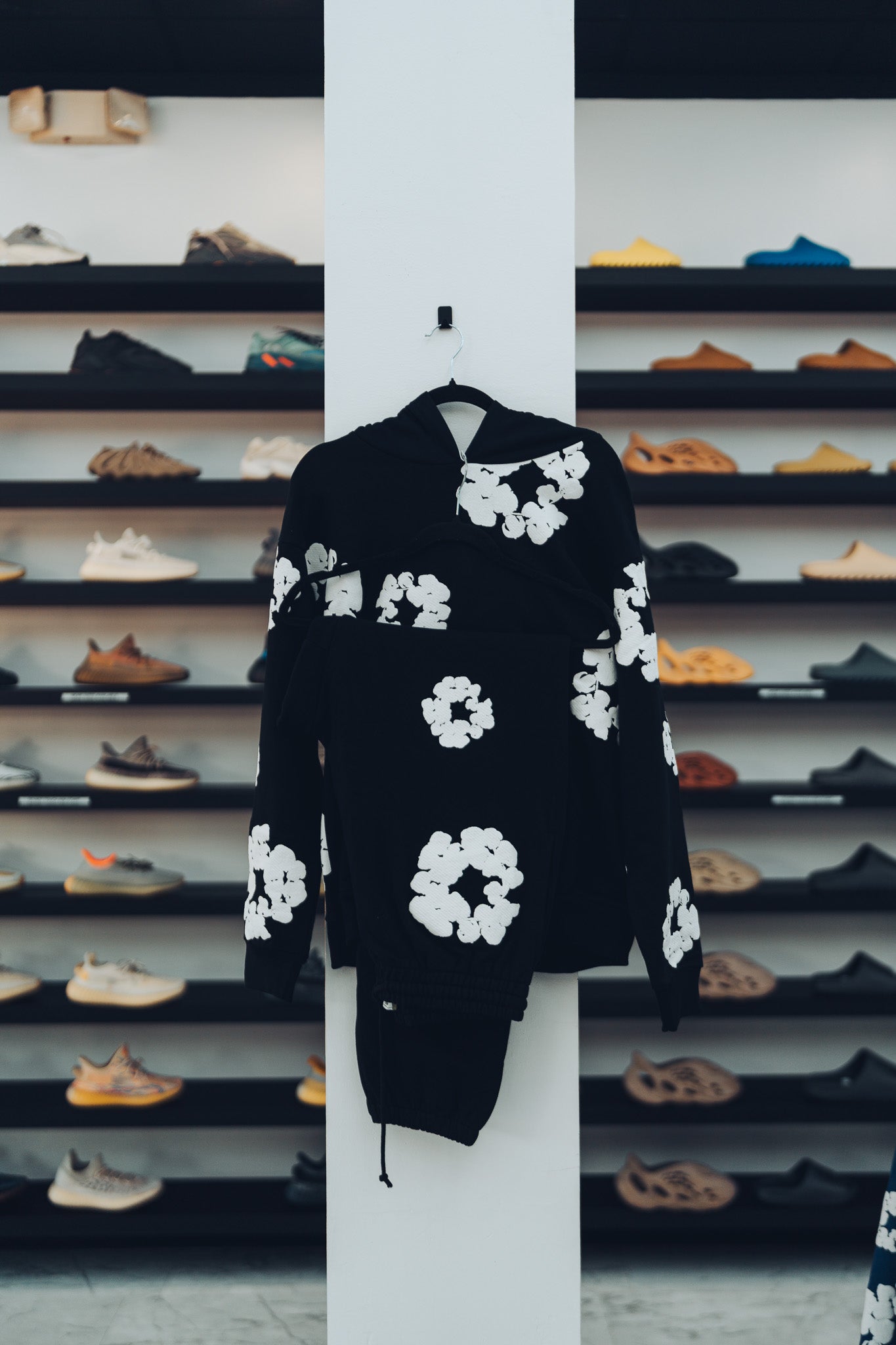 DENIM TEARS - THE COTTON WREATH BLACK