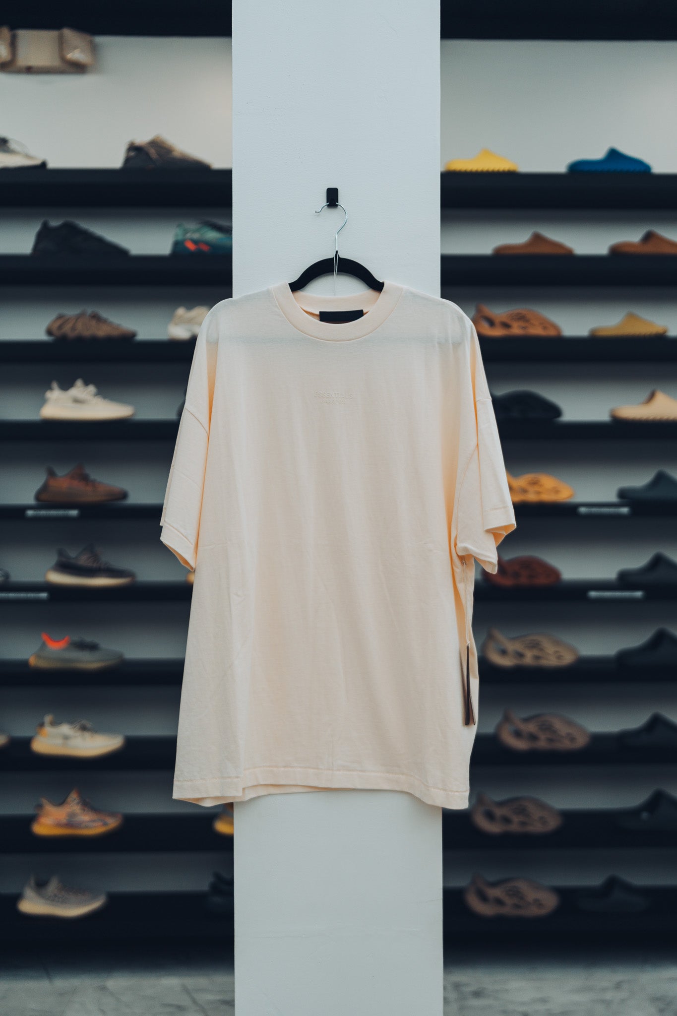 ESSENTIALS - CREAM TEE