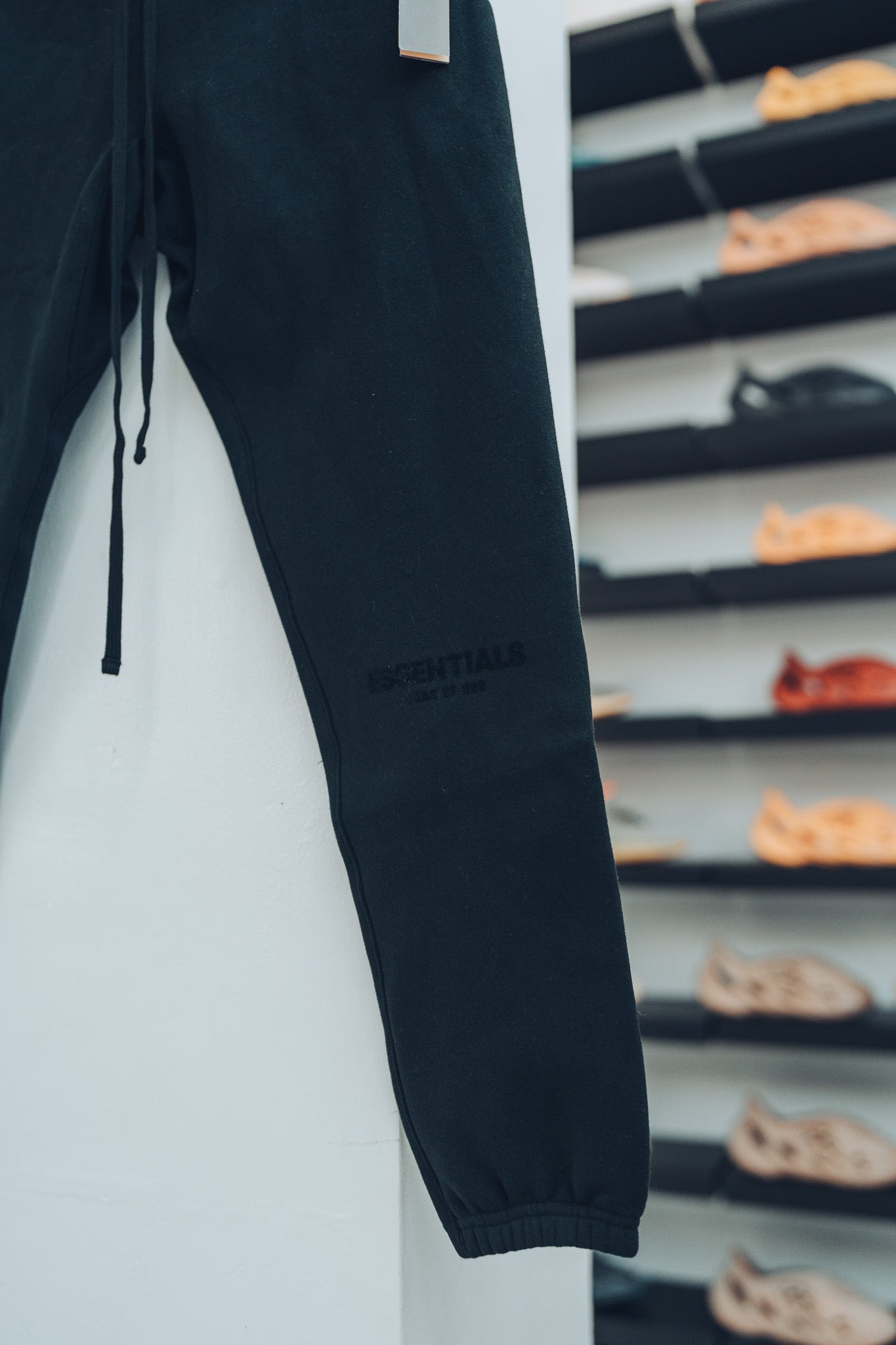 ESSENTIALS - STRECHED LIMO SWEATPANTS