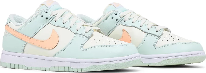 (WMNS) Nike Dunk Low 'Barely Green'