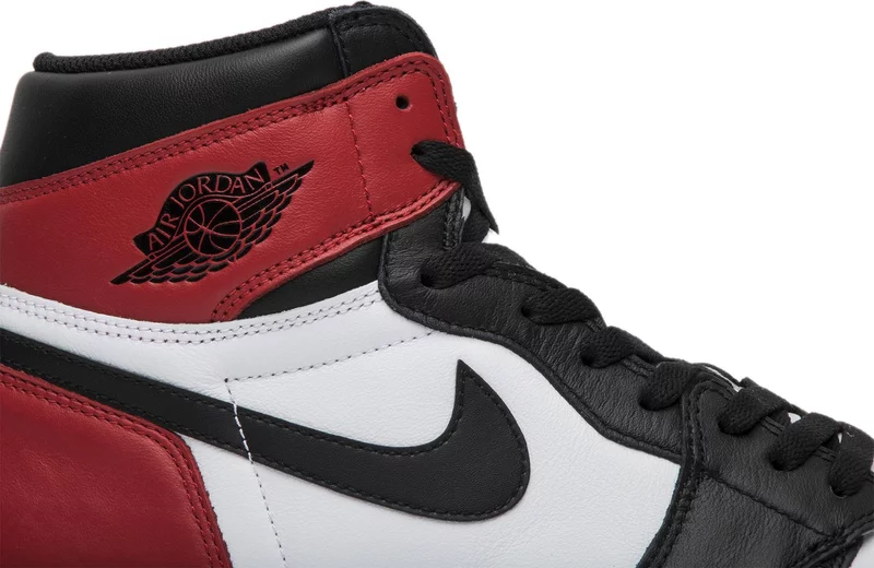 Air Jordan 1 Retro High OG 'Black Toe' 2016