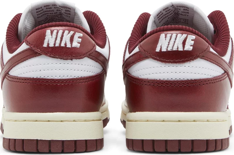 Wmns Dunk Low Premium 'Vintage Red'