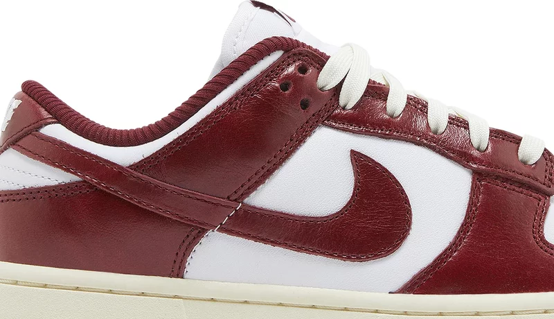 Wmns Dunk Low Premium 'Vintage Red'