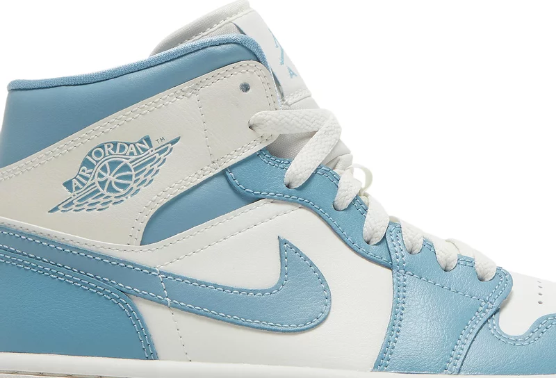 Wmns Air Jordan 1 Mid 'University Blue'