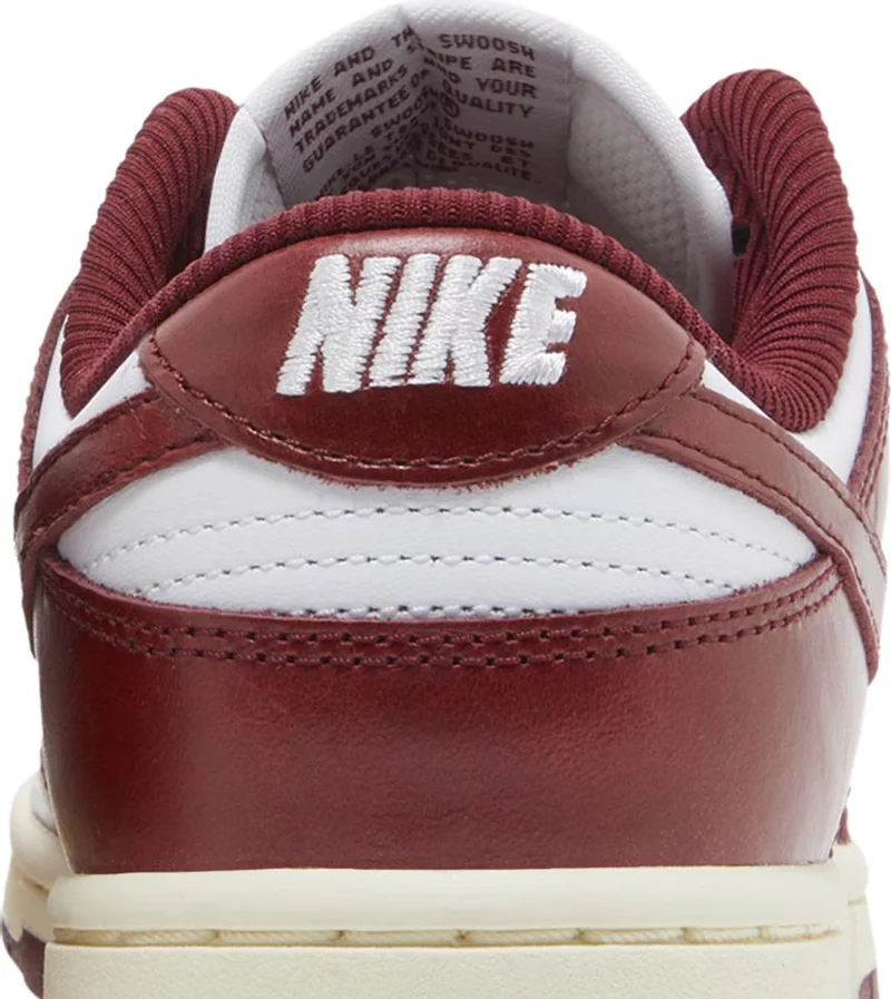 Wmns Dunk Low Premium 'Vintage Red'