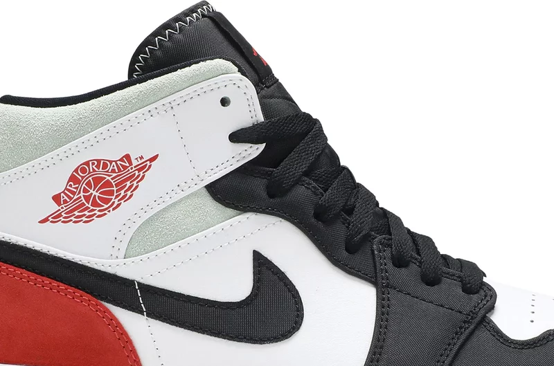 Air Jordan 1 Mid SE 'Red Black Toe'