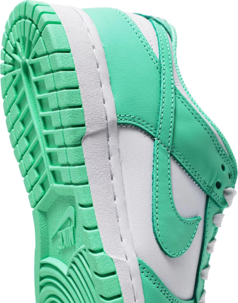 (WMNS) Nike Dunk Low 'Green Glow' 