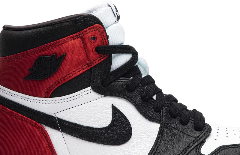 Wmns Air Jordan 1 Retro High 'Satin Black Toe'